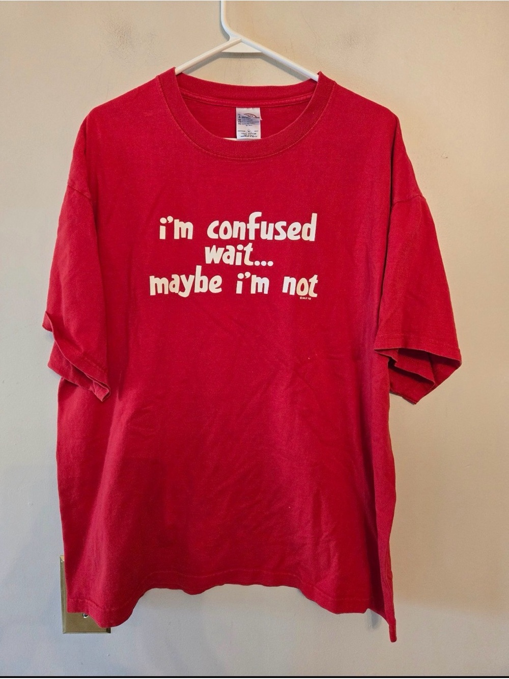 Y2k  I'm Confused...Wait , Maybe I'm Not T Shirt - Size XL red